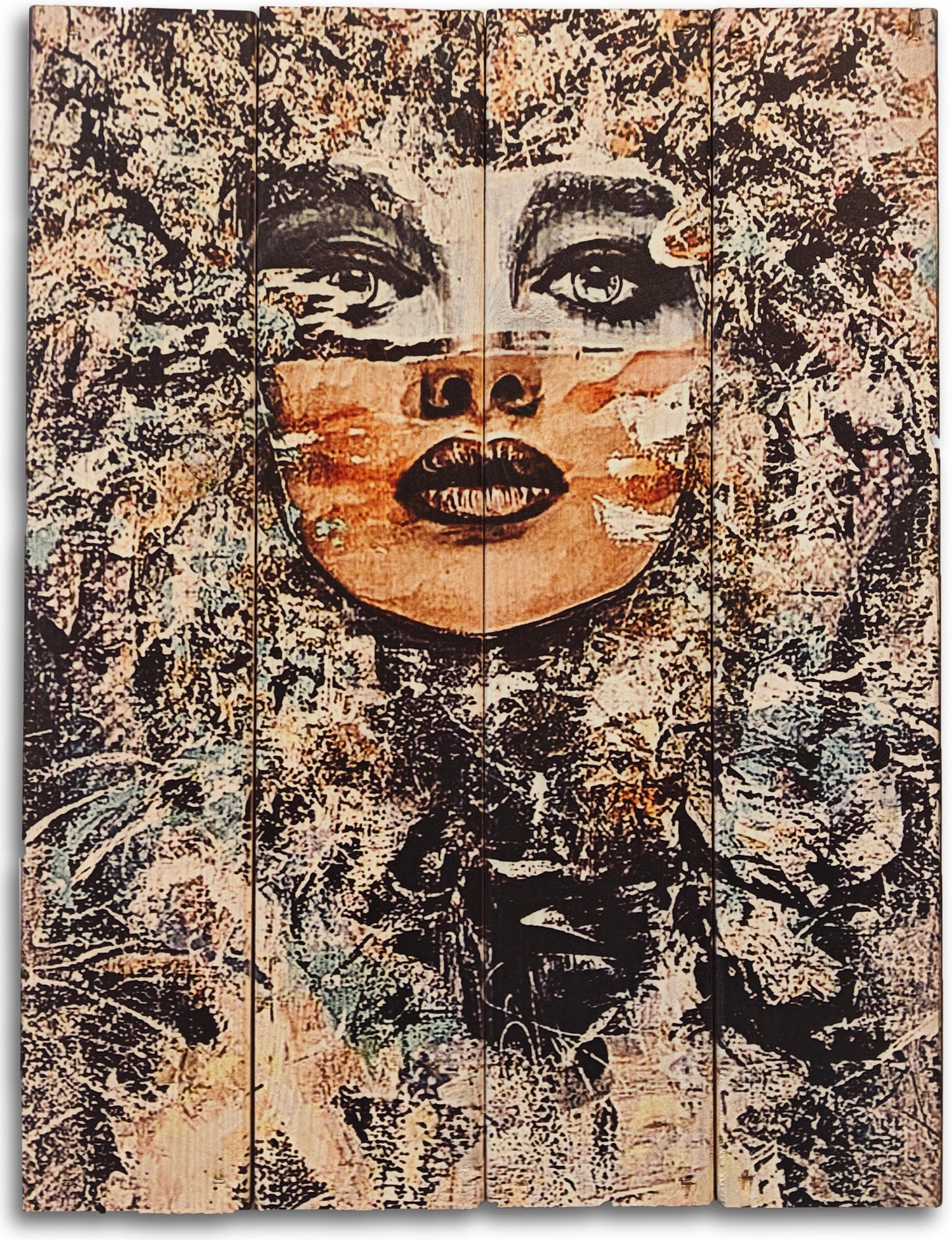 Stine Loses Lioness lavet på plankeboard inkl. ophæng.