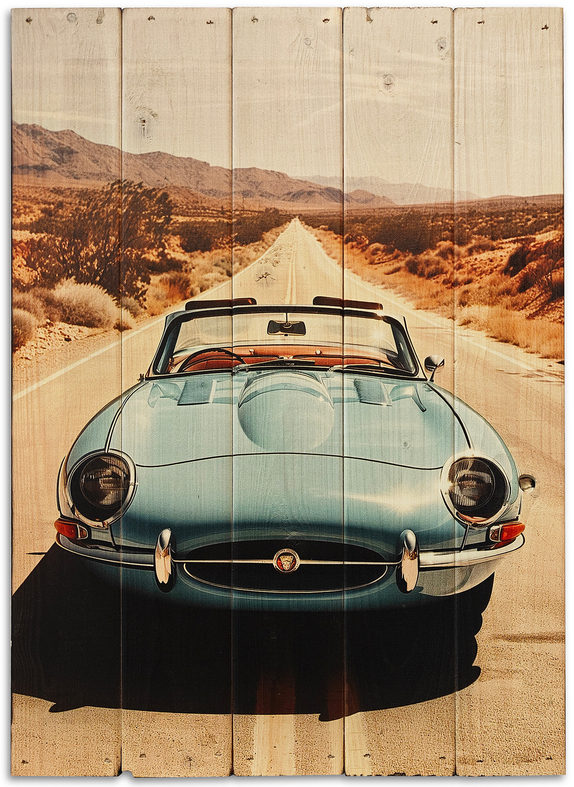 Jaguar E-Type på en amerikansk highway i rolige farver på plankeboard i retostil inkl. ophæng.