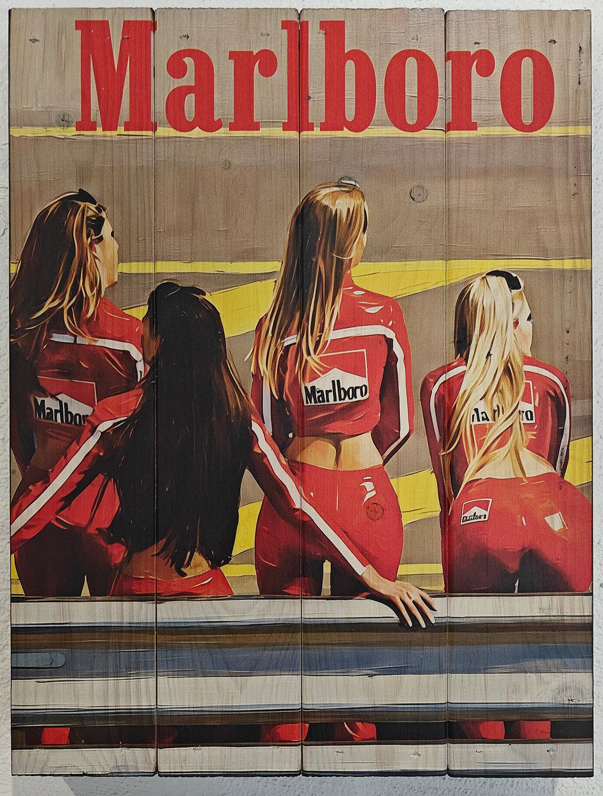 Marlboro Reklame på plankeboard incl. ophæng, motivet fås i 3 størrelser.