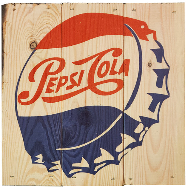 Pepsi Cola i 3-planke serien: 3-for-2-rabatten aktiveres automatisk i indkøbskurven, hver gang du vælger 3 motiver.  Plankeboardet måler ca. 30x30x4 cm og kan variere lidt i størrelsen afhængigt af vores plankers dimensioner.